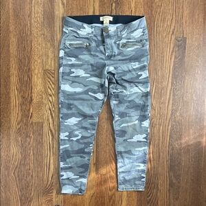 Democracy Gray Camouflage Pants